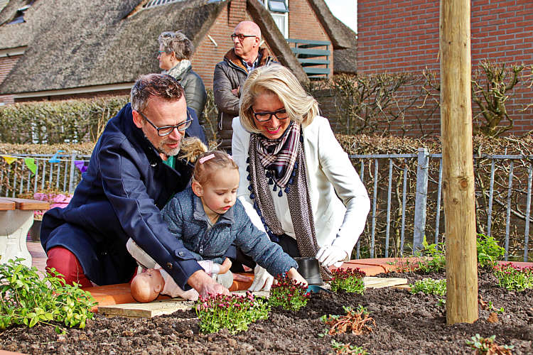 Opening en ingebruikname van het vernieuwde terras van het HUIS van ALLES in Driebruggen_19